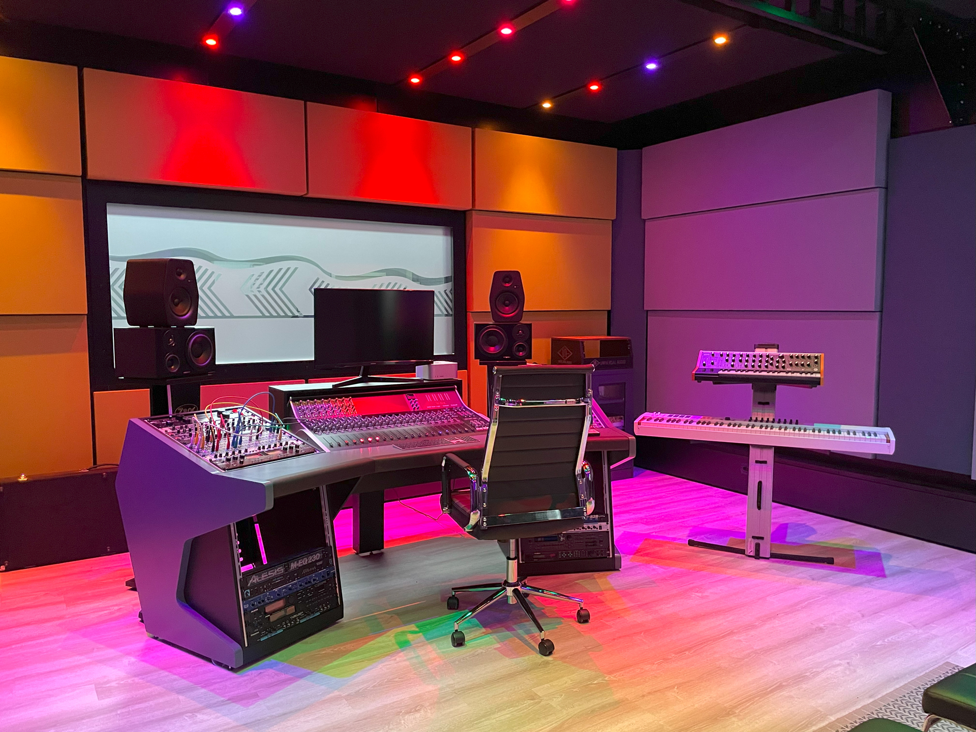 Outboard analogico — compressori e preamp valvolari